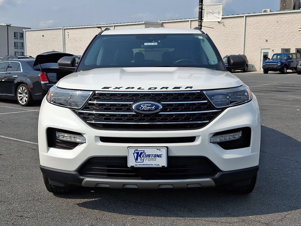 Certified 2023 Ford Explorer XLT w/ Equipment Group 202A AWD/4WD image 2