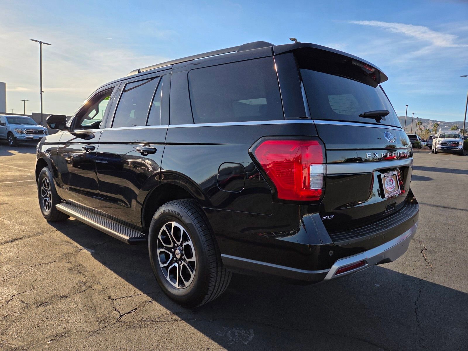 Certified 2024 Ford Expedition XLT image 3