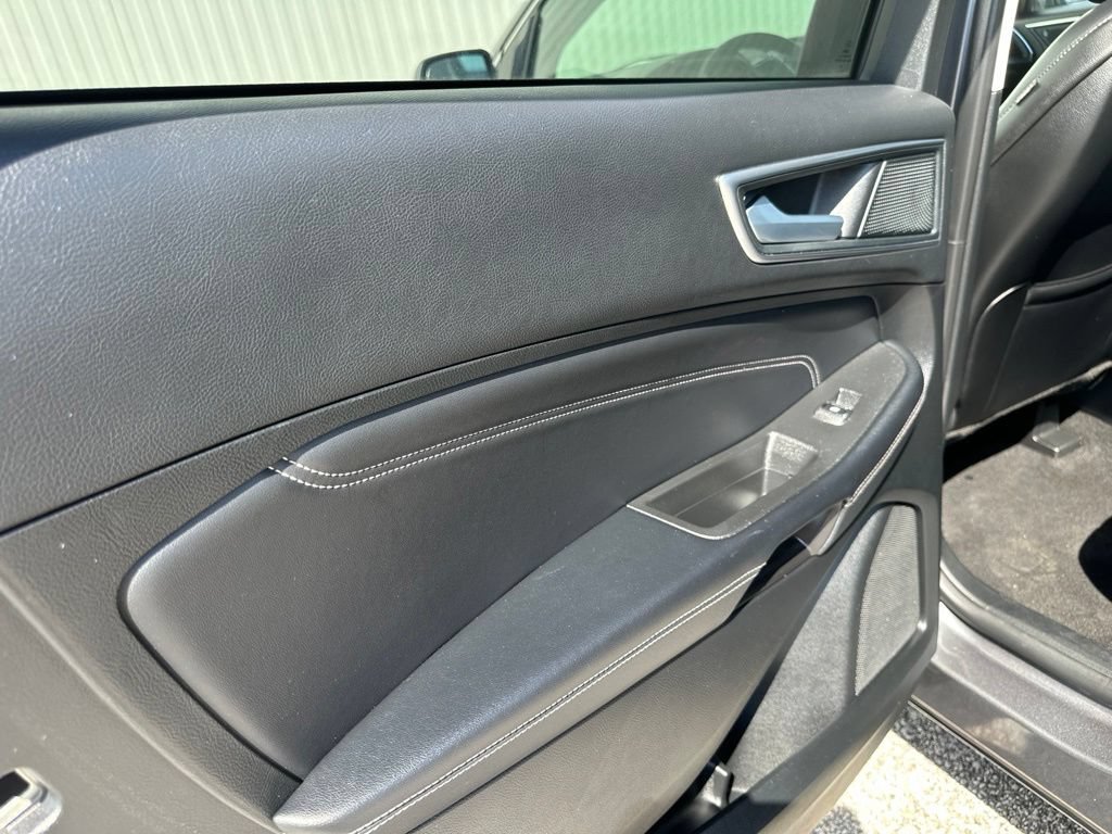 Certified 2024 Ford Edge Titanium AWD/4WD image 17