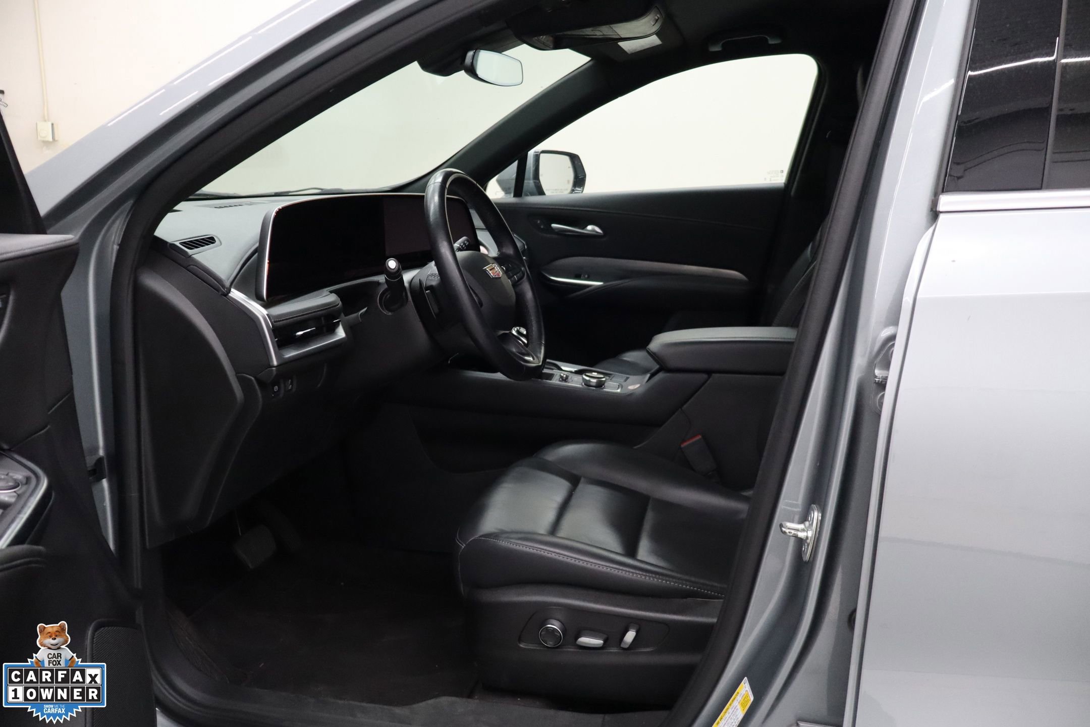 Used 2025 Cadillac XT4 Premium Luxury FWD image 24