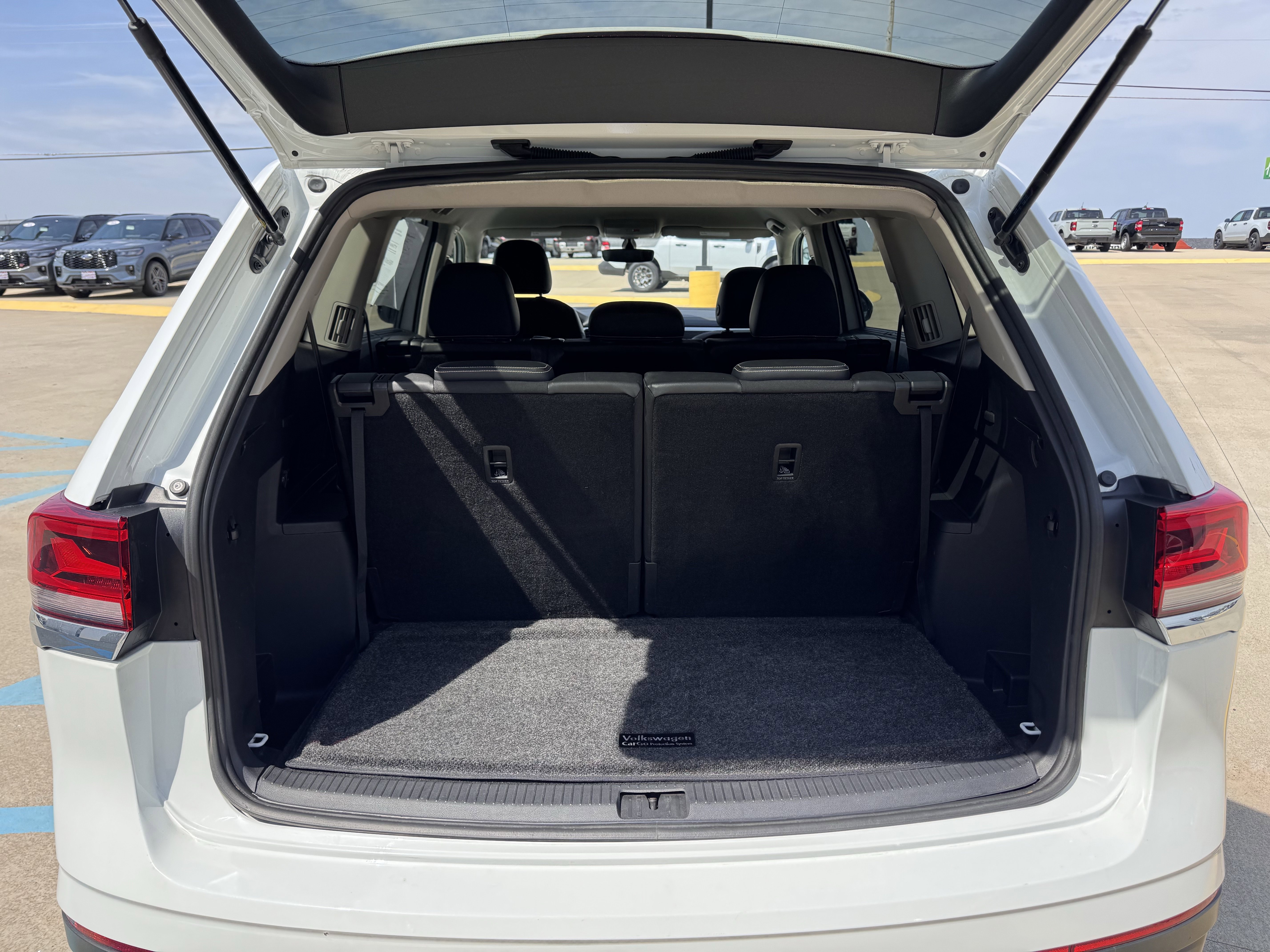 Used 2022 Volkswagen Atlas SE image 36