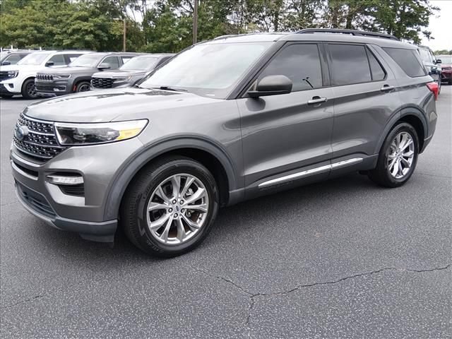 Certified 2021 Ford Explorer XLT w/ Equipment Group 202A RWD image 8