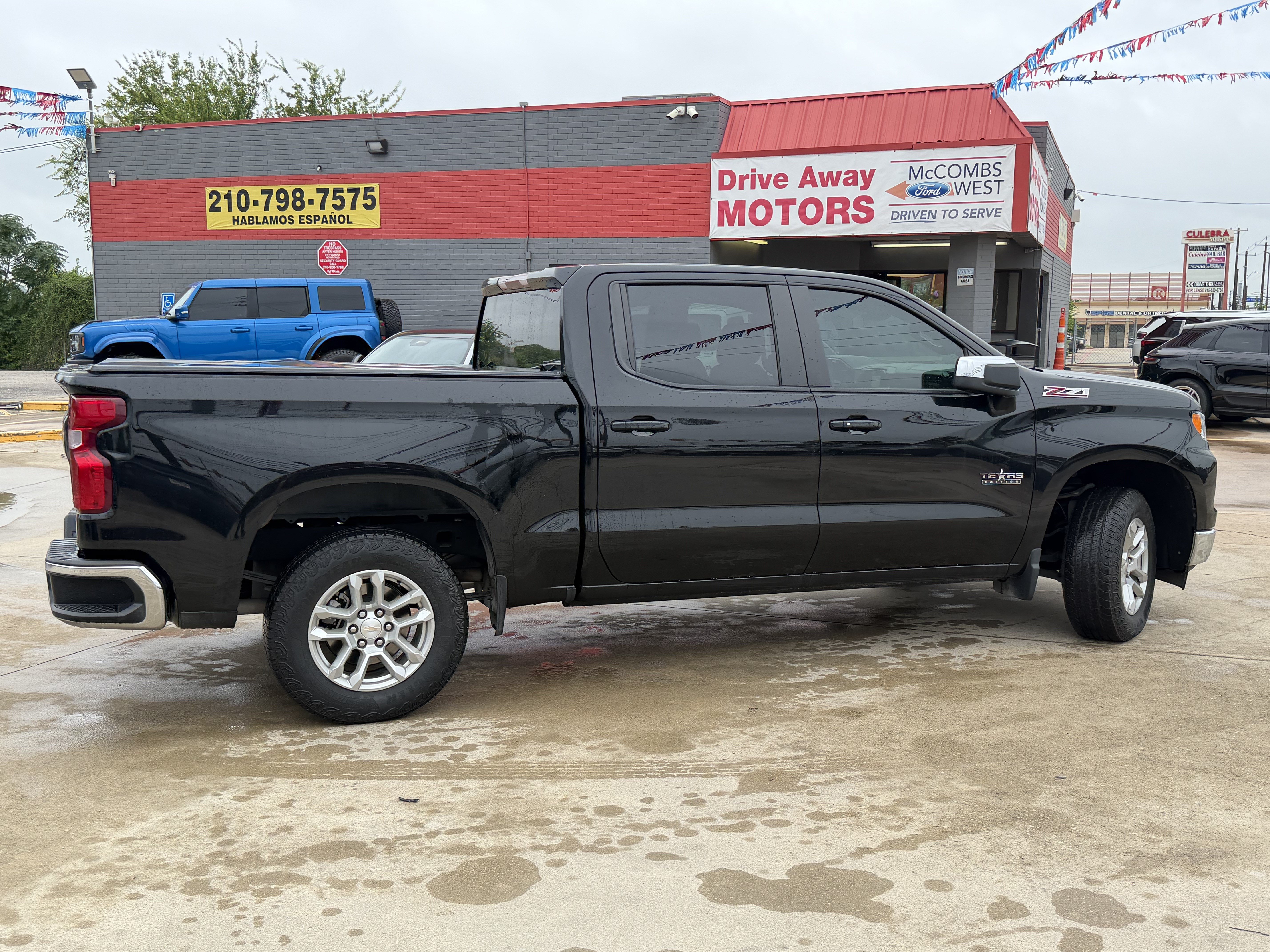 Used 2024 Chevrolet Silverado 1500 LT w/ Z71 Off-Road Package AWD/4WD image 6