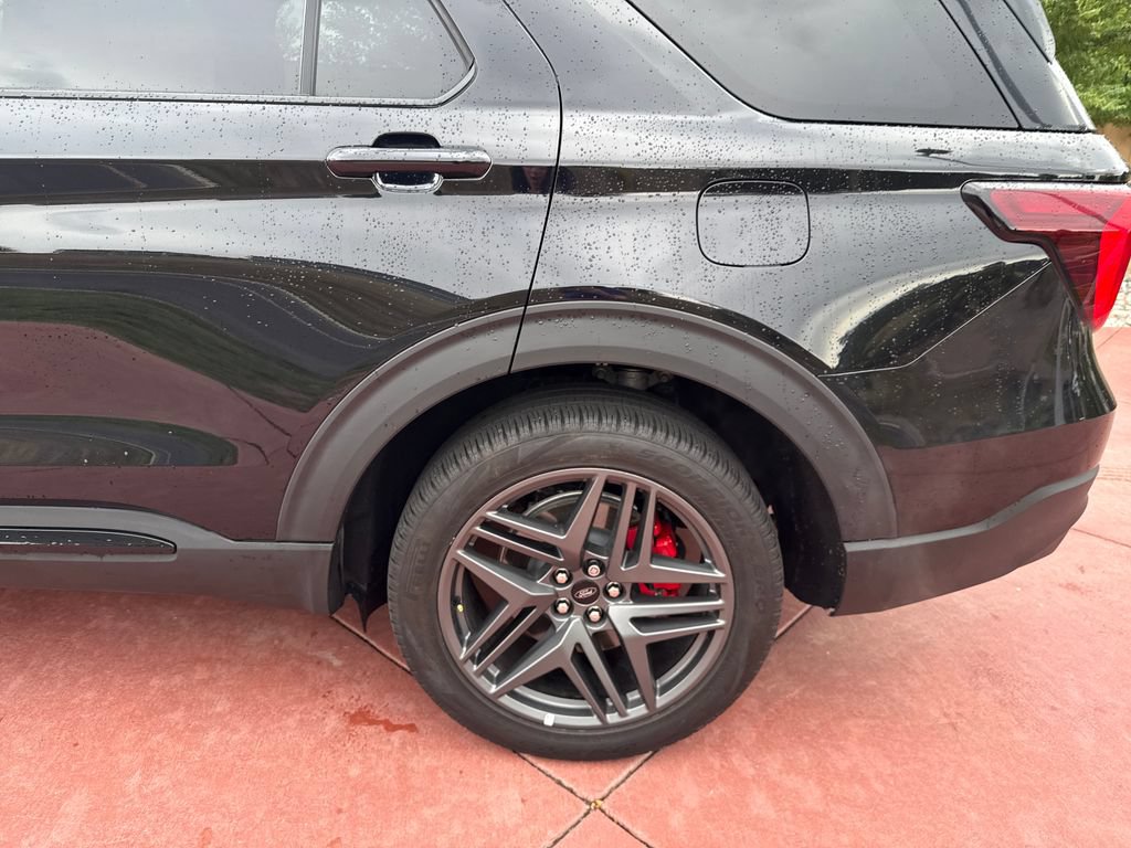 Certified 2025 Ford Explorer ST AWD/4WD image 38