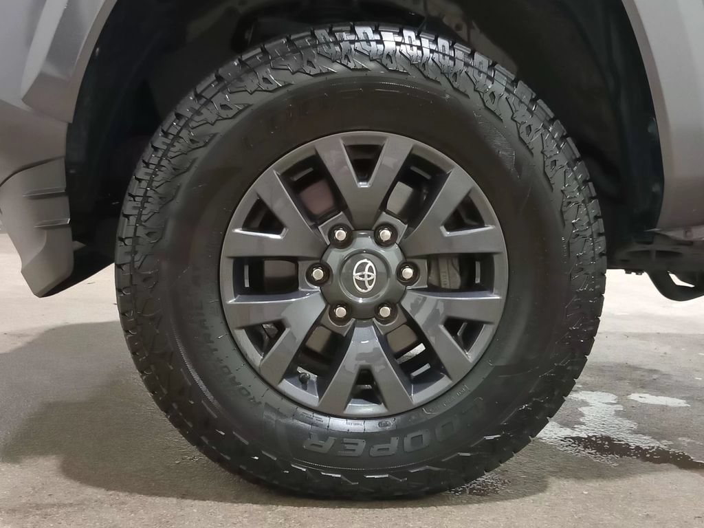 Used 2023 Toyota Tacoma SR5 AWD/4WD image 12