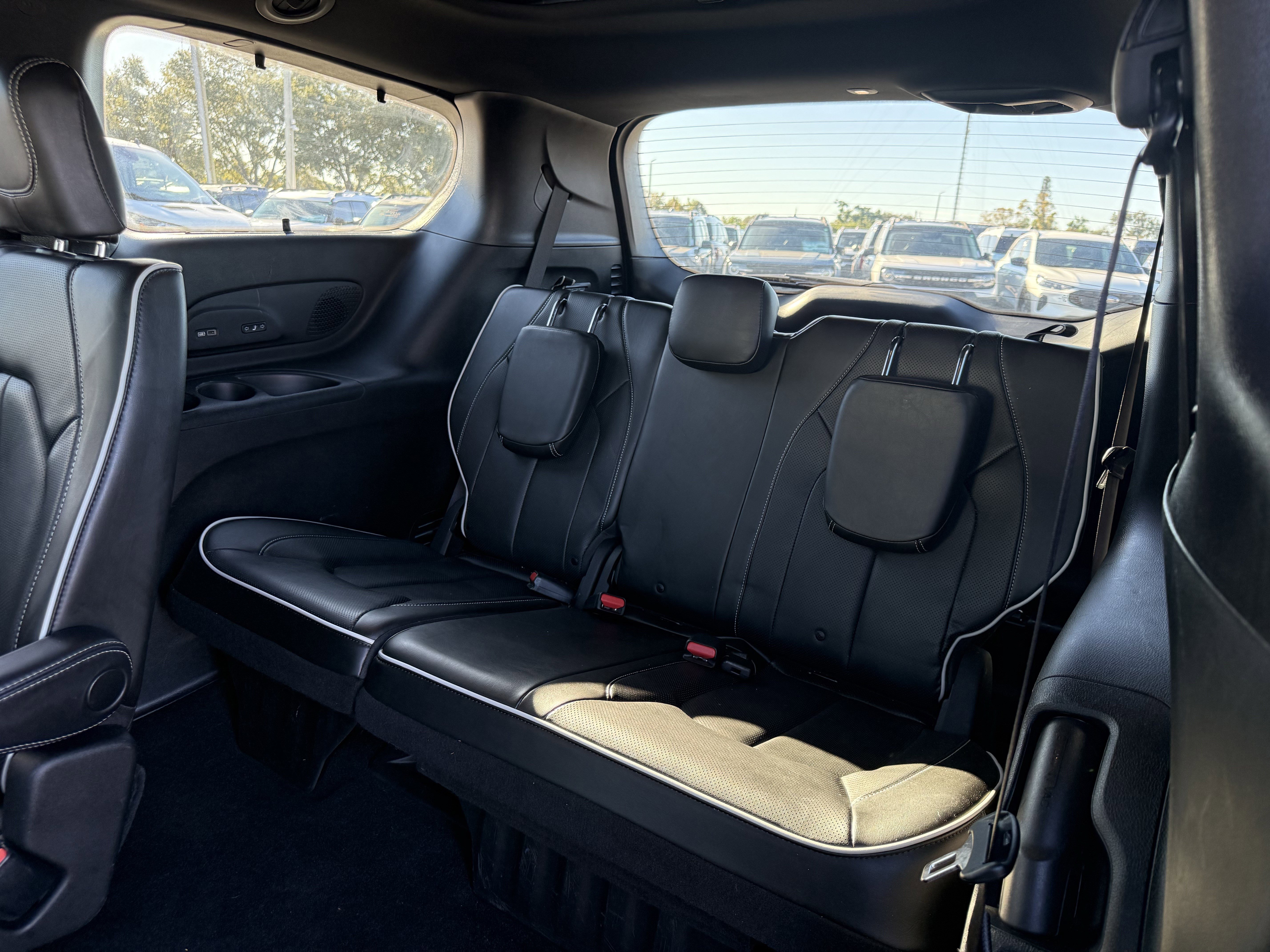 Used 2020 Chrysler Pacifica Limited w/ Advanced Safetytec Group image 16