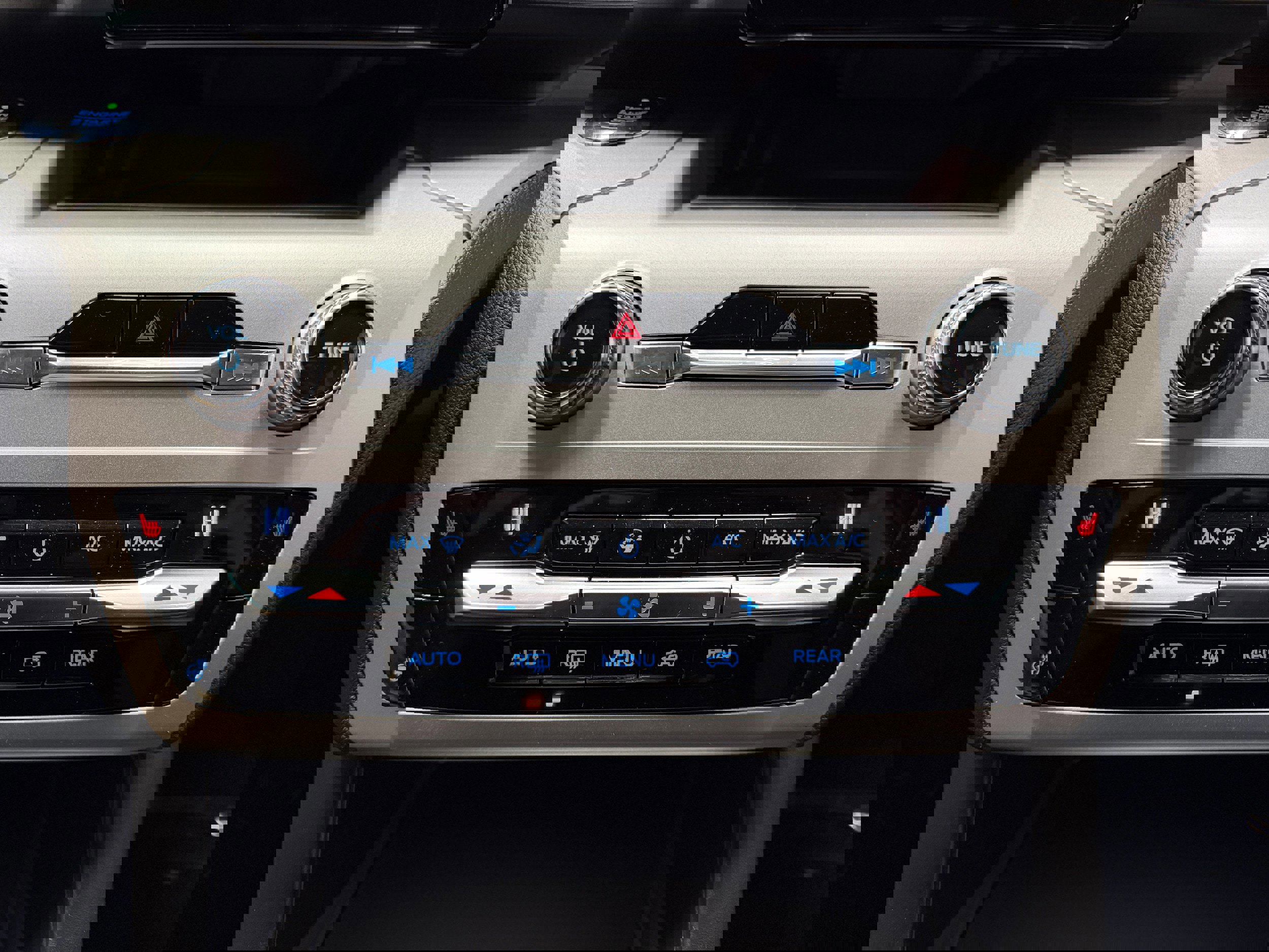 Certified 2021 Ford Explorer XLT w/ Equipment Group 202A image 23