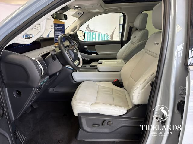 Certified 2025 Ford Expedition Platinum AWD/4WD image 11