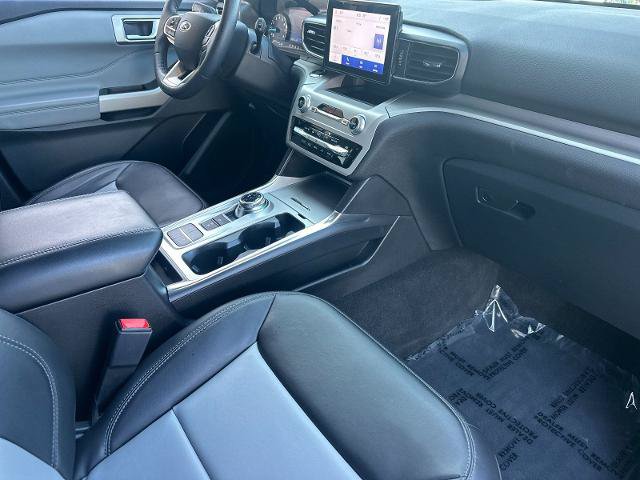 Certified 2024 Ford Explorer XLT w/ Equipment Group 202A RWD image 16