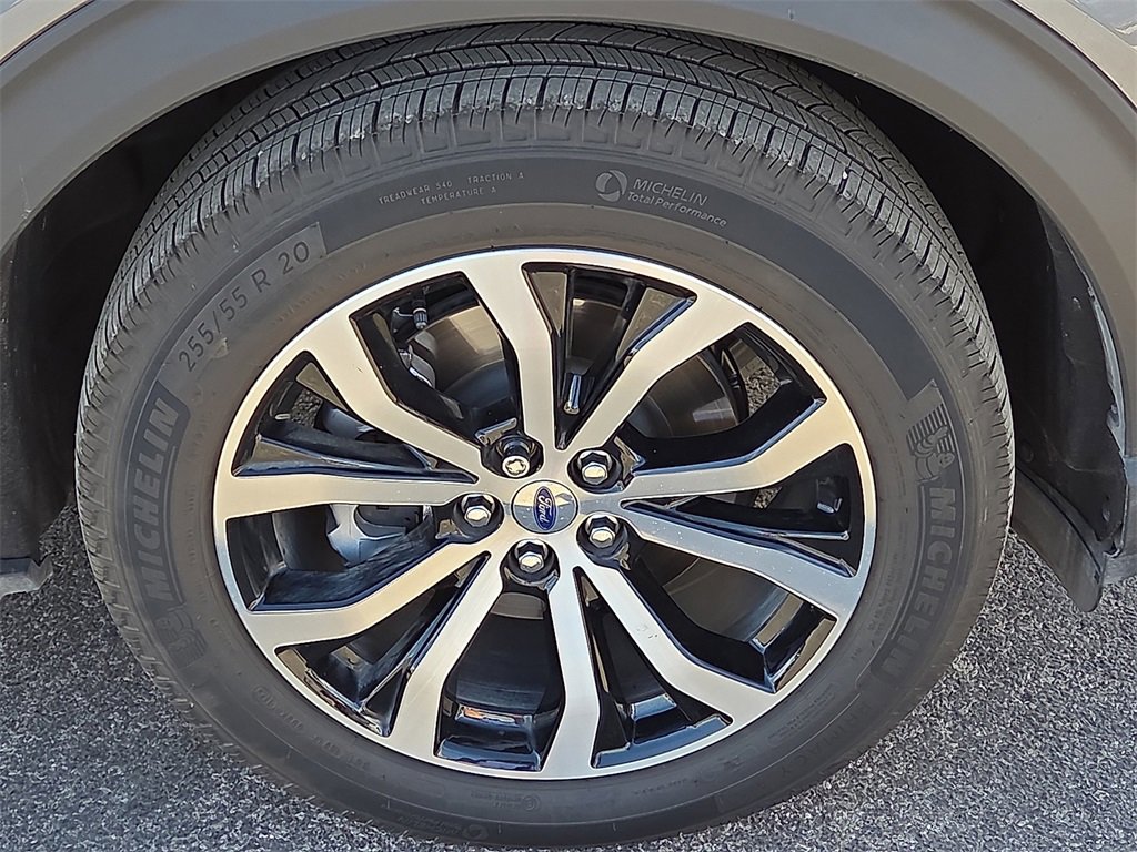 Certified 2025 Ford Explorer ST-Line image 10