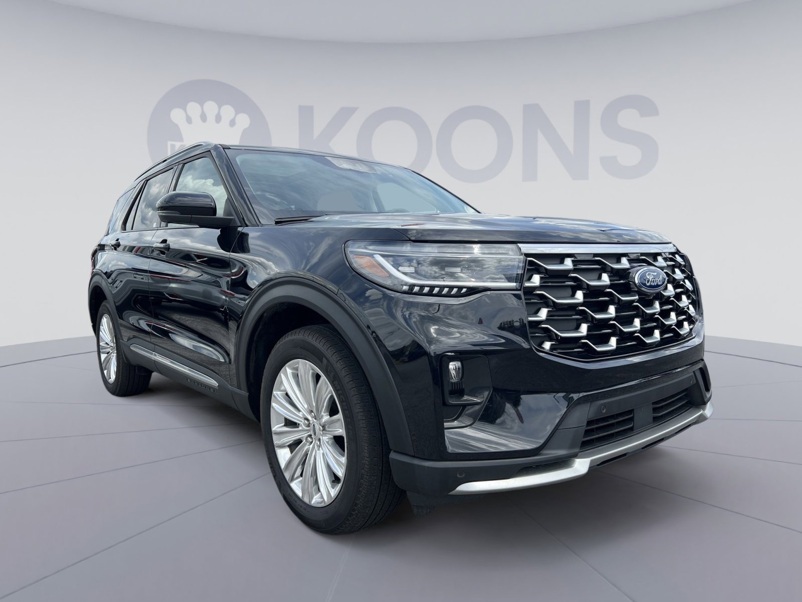 Certified 2025 Ford Explorer Platinum w/ LUX Leather Package AWD/4WD image 18