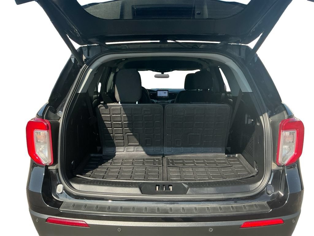 Certified 2023 Ford Explorer XLT RWD image 24