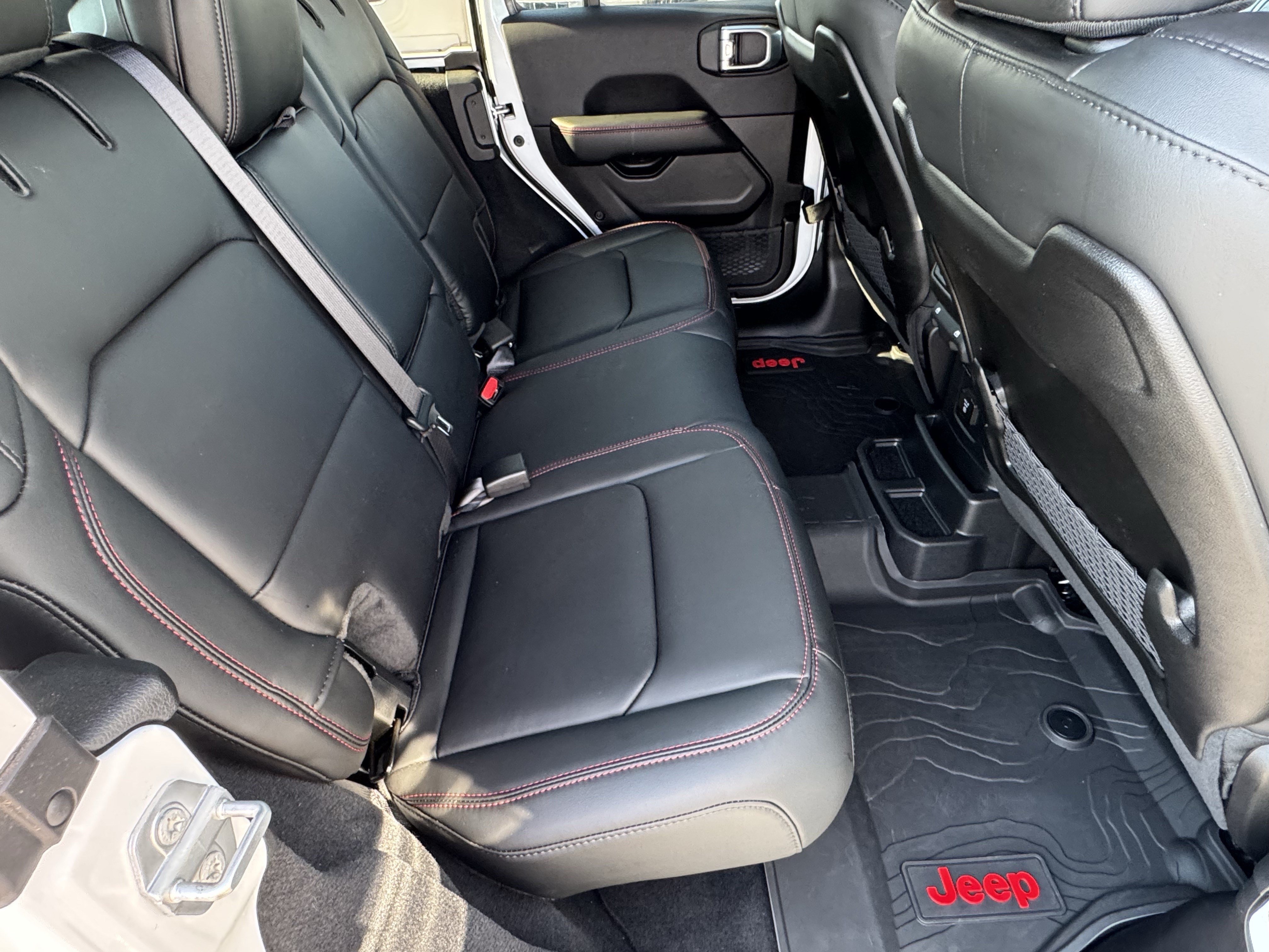 Used 2024 Jeep Wrangler Unlimited Rubicon AWD/4WD image 18