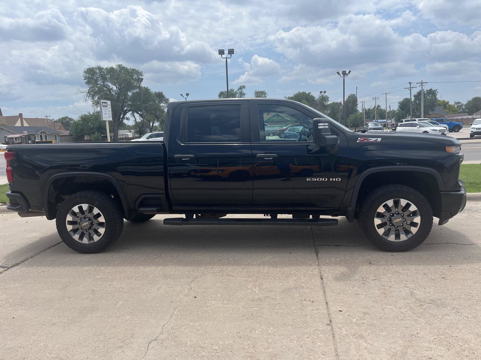 Used 2024 Chevrolet Silverado 2500 Custom w/ Custom Value Package AWD/4WD image 5