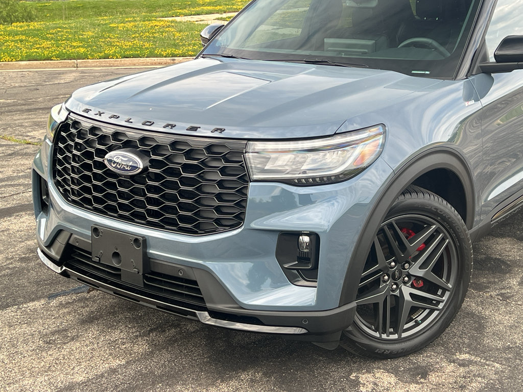 Certified 2025 Ford Explorer ST-Line w/ ST-Line Street Pack AWD/4WD image 8