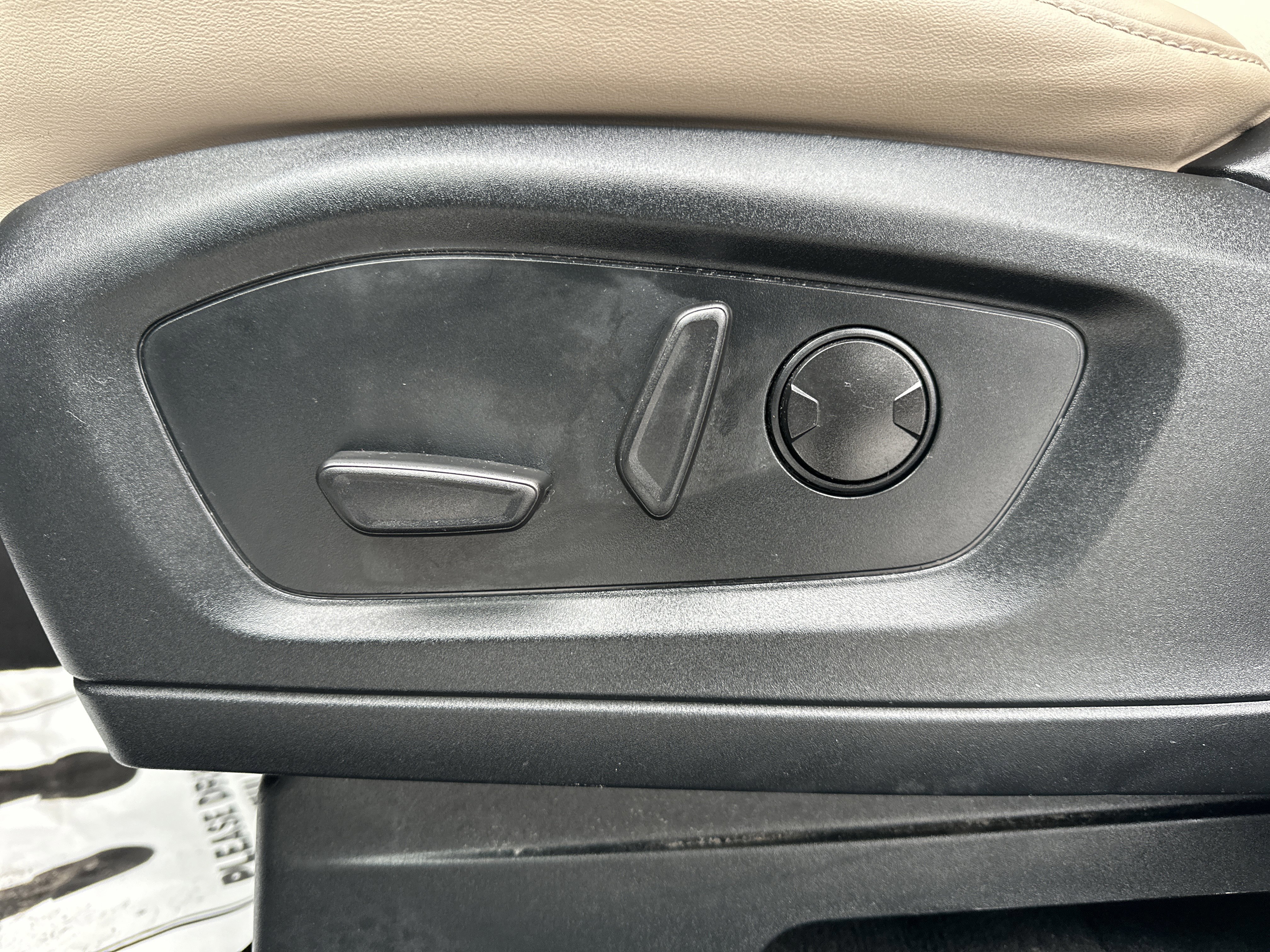 Certified 2023 Ford Explorer XLT w/ Equipment Group 202A image 16