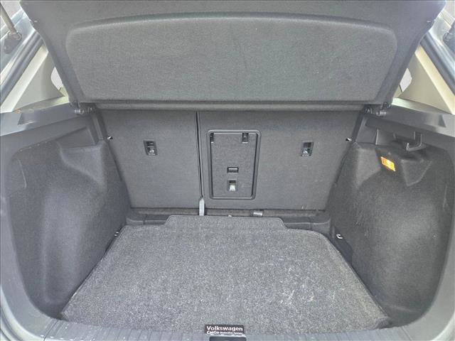 Used 2022 Volkswagen Taos SE FWD image 6