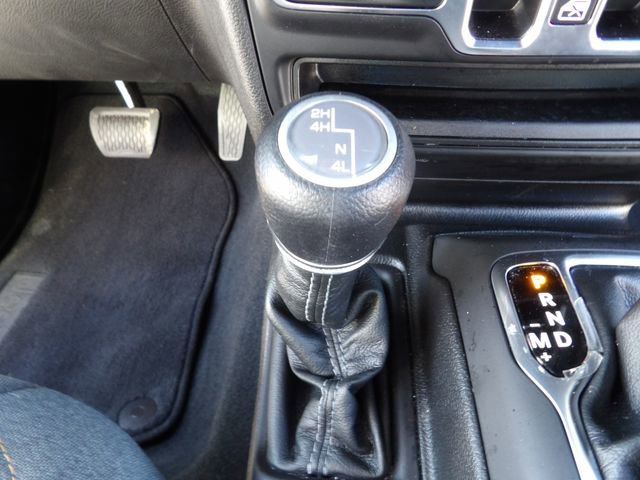 Used 2024 Jeep Wrangler Unlimited Sahara AWD/4WD image 24