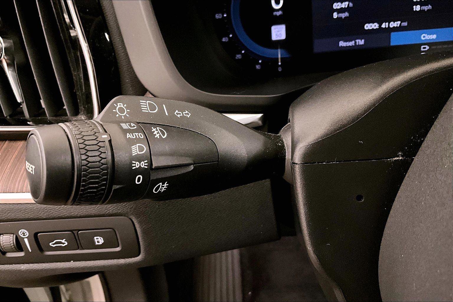 Used 2022 Volvo XC60 T8 Inscription Expression w/ Advanced Package image 30