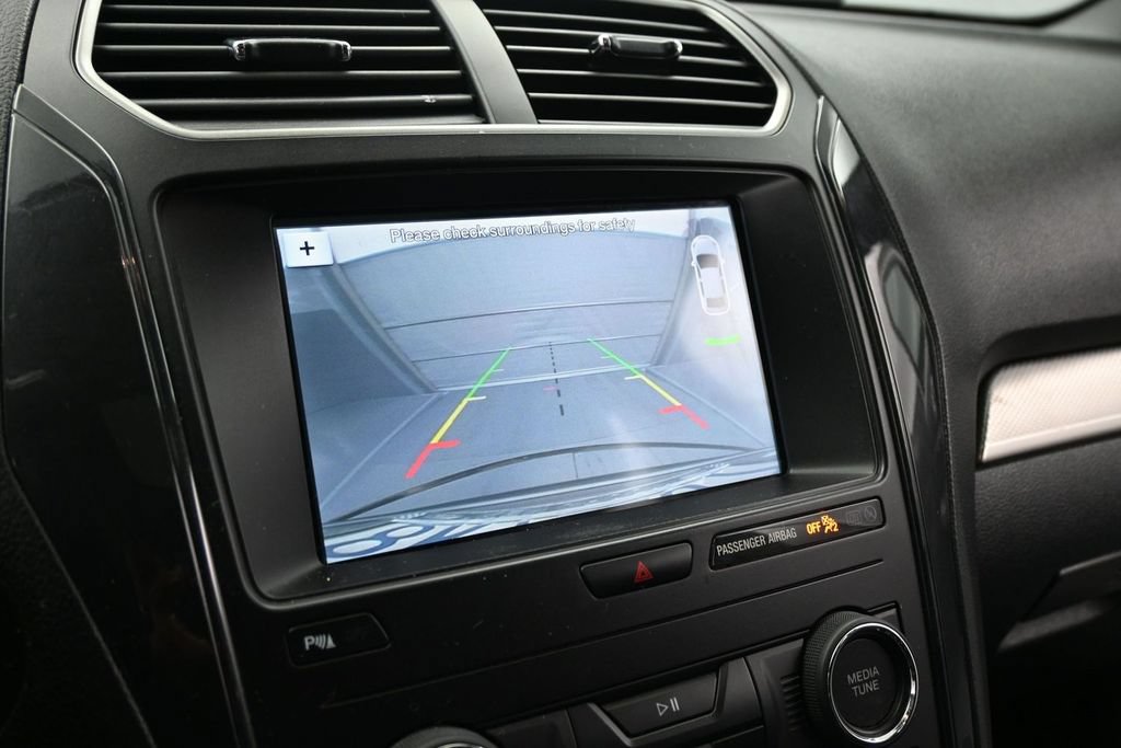Certified 2019 Ford Explorer XLT w/ Equipment Group 202A FWD image 14