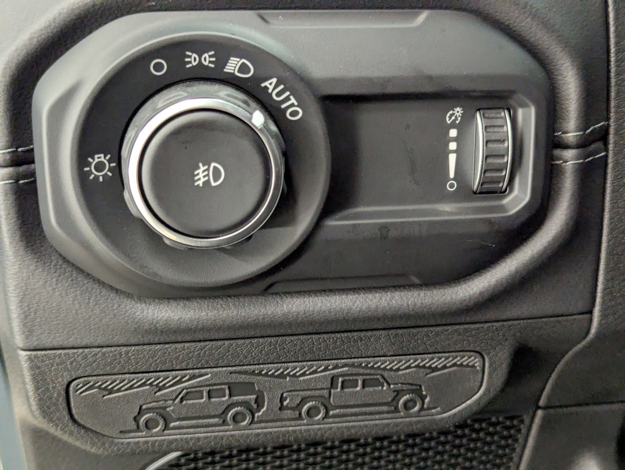 Used 2024 Jeep Wrangler Sahara image 16