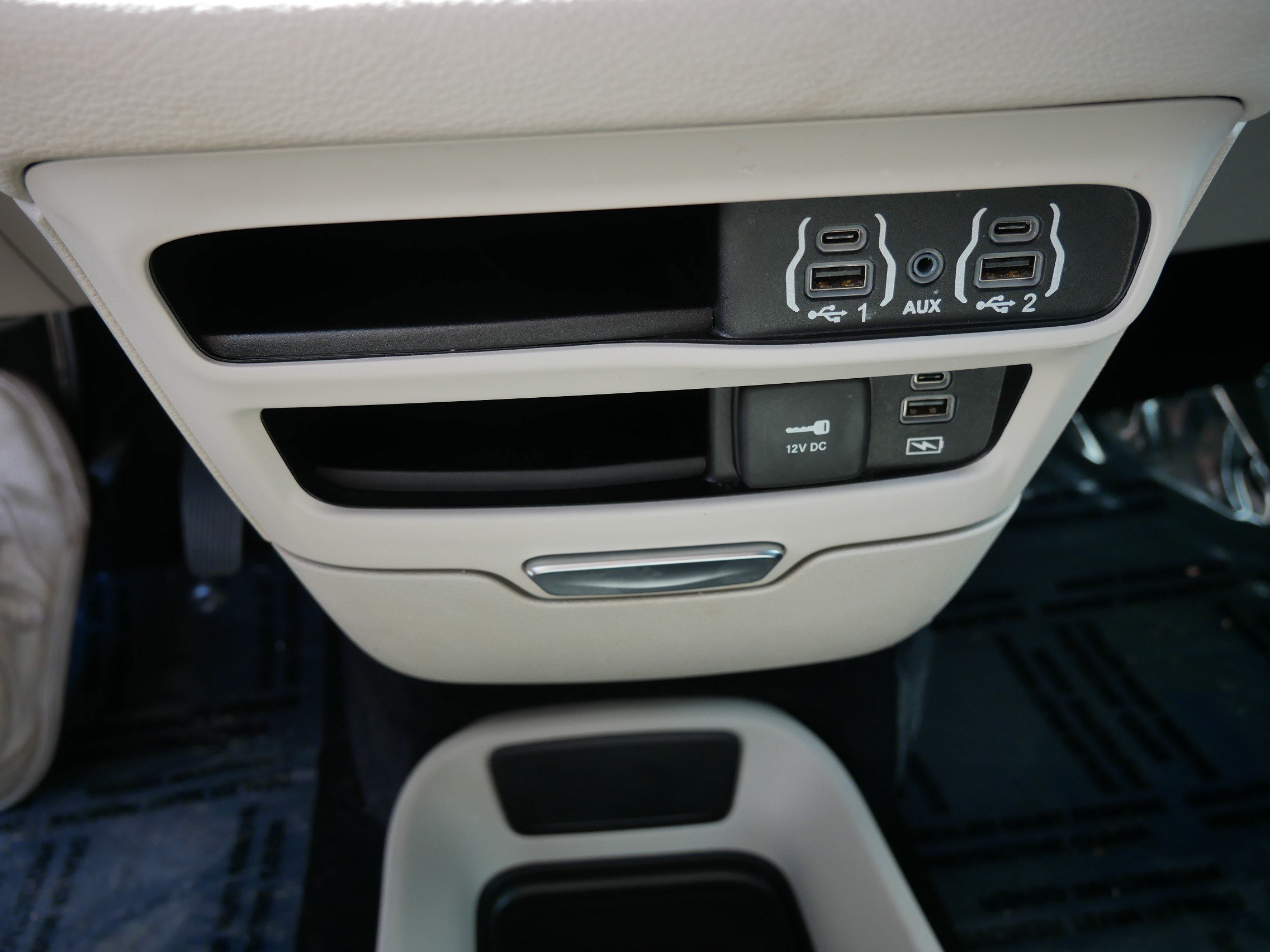 Used 2022 Chrysler Pacifica Touring-L FWD image 31