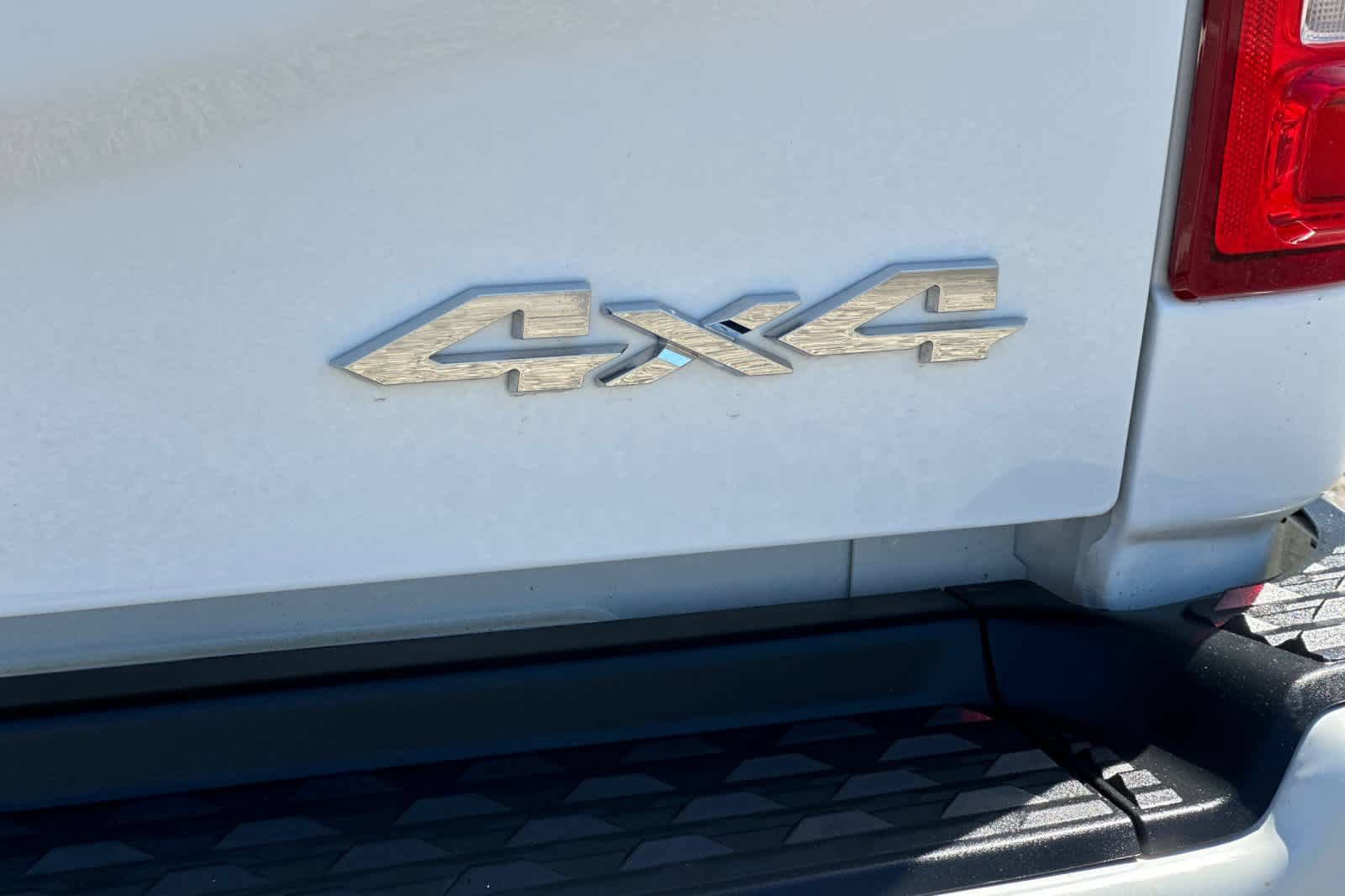 Used 2024 RAM 2500 Laramie w/ Safety Group AWD/4WD image 28