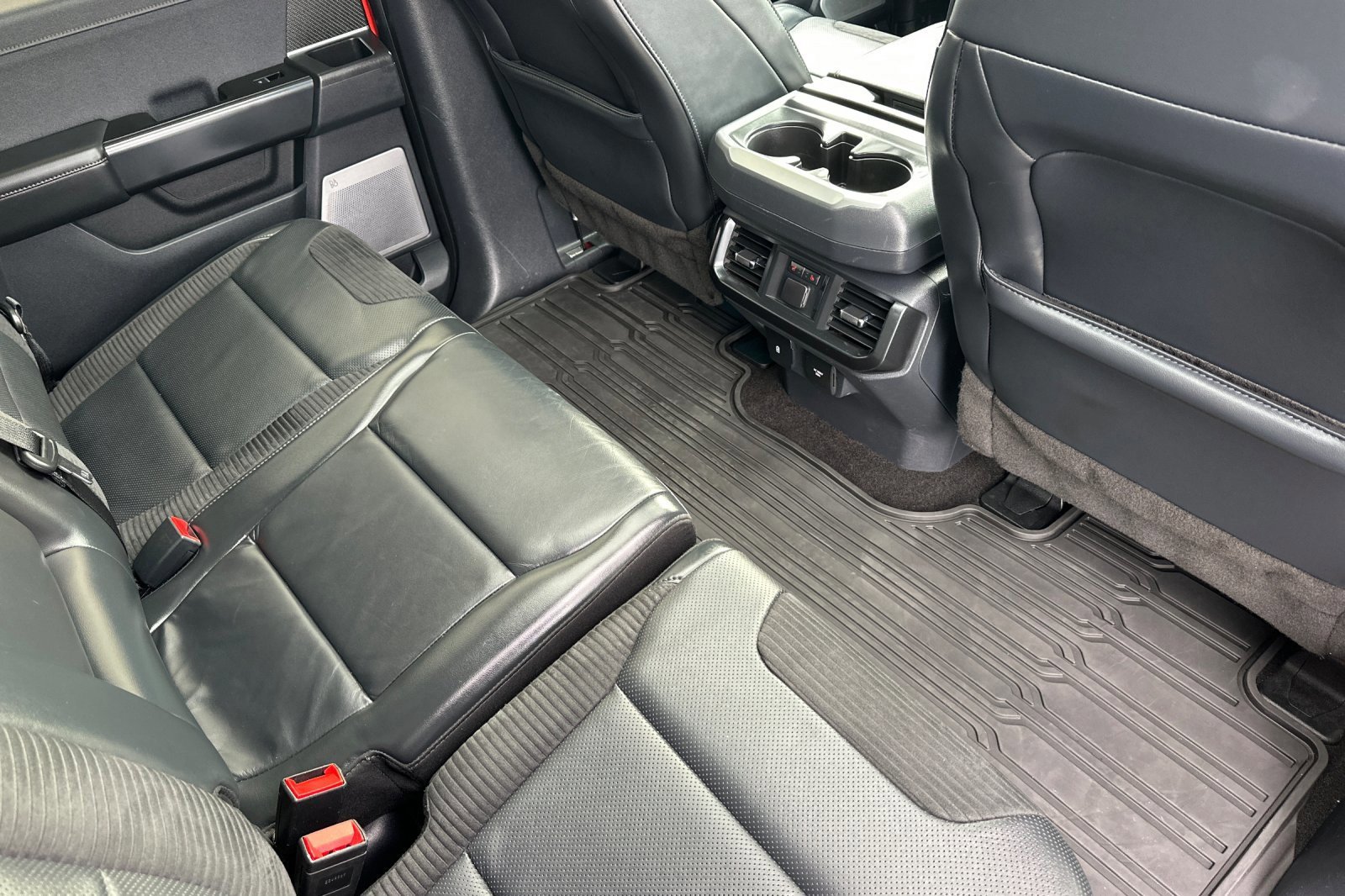 Certified 2022 Ford F150 Raptor w/ Equipment Group 801A High image 17