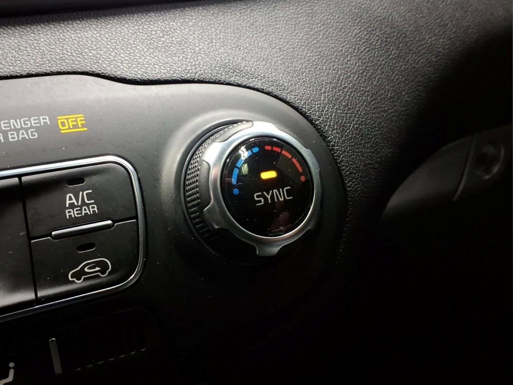 Used 2019 Kia Sorento SX FWD image 12