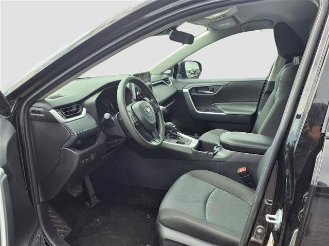 Used 2025 Toyota RAV4 XLE AWD/4WD image 17