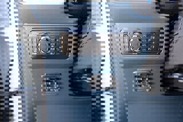 Certified 2025 Ford Maverick XLT w/ XLT Luxury Package image 17