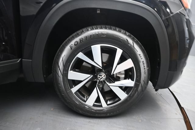 Used 2022 Volkswagen Atlas Cross Sport SE AWD/4WD image 33
