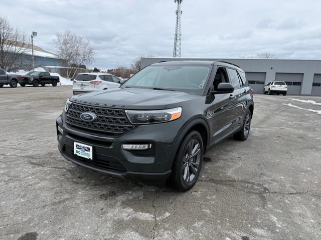 Certified 2022 Ford Explorer XLT w/ Equipment Group 202A image 11