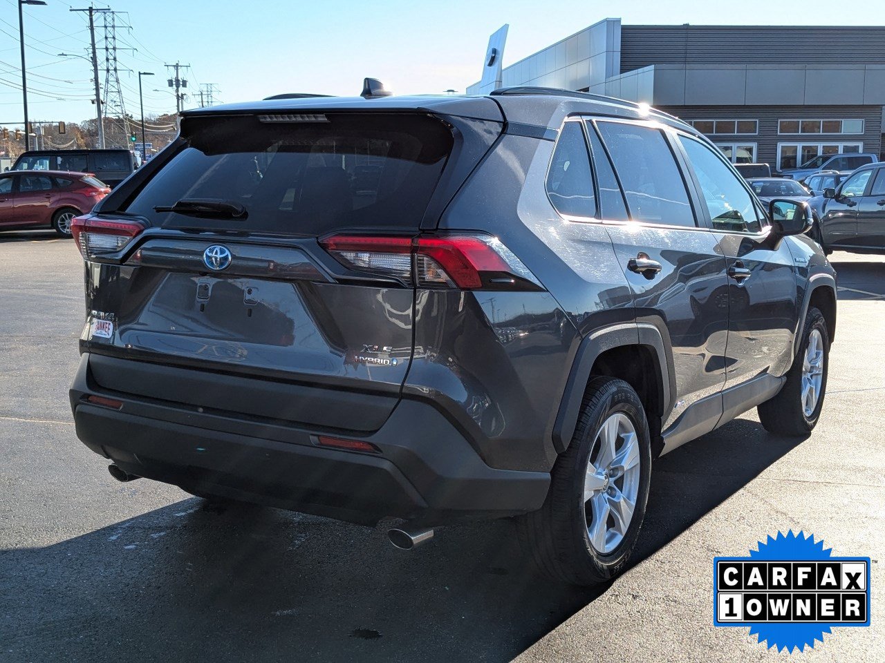 Used 2021 Toyota RAV4 XLE image 4