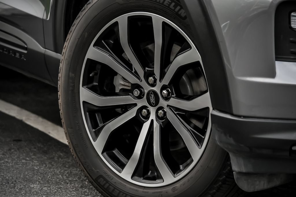 Certified 2022 Ford Explorer ST AWD/4WD image 3