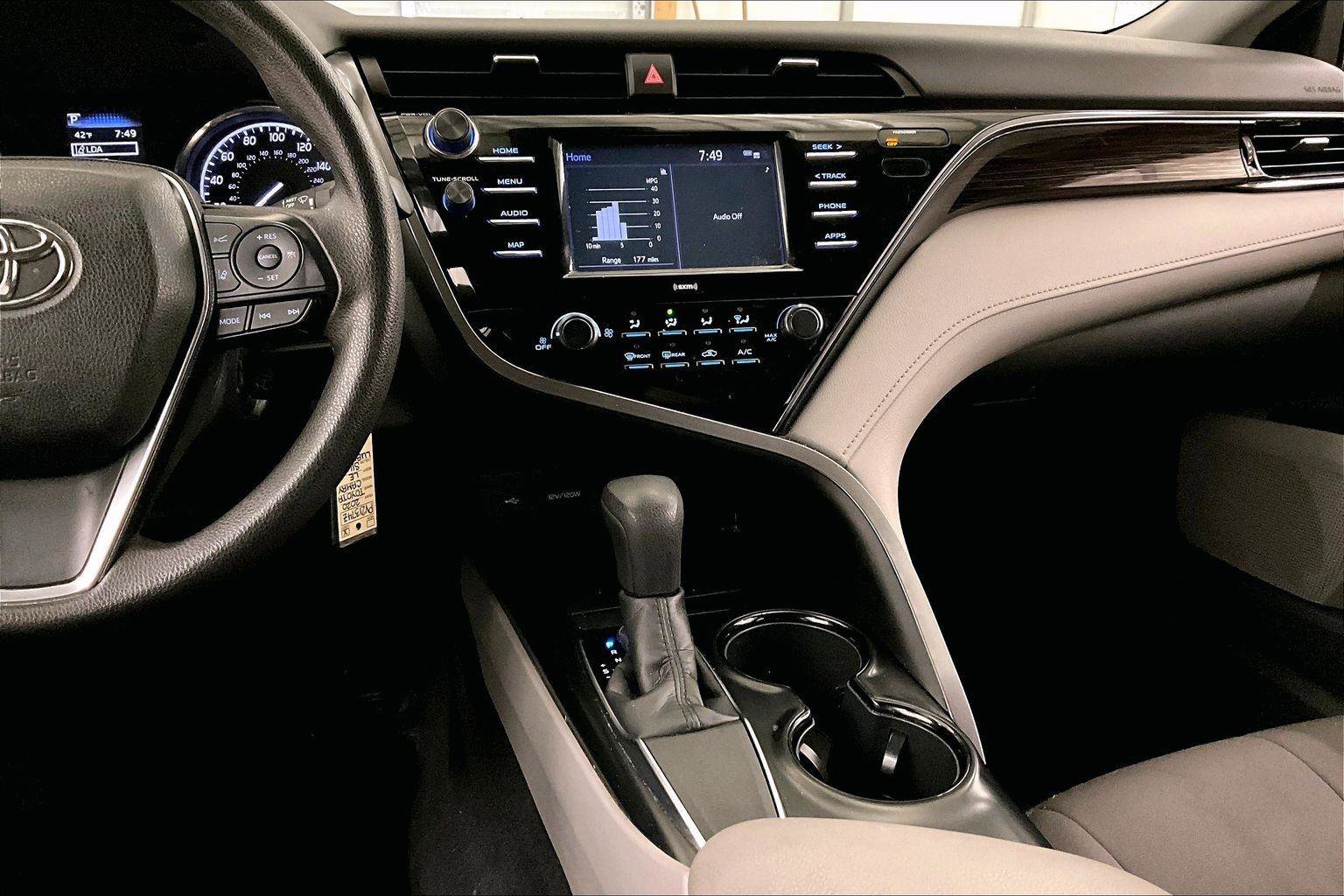 Used 2020 Toyota Camry LE image 6