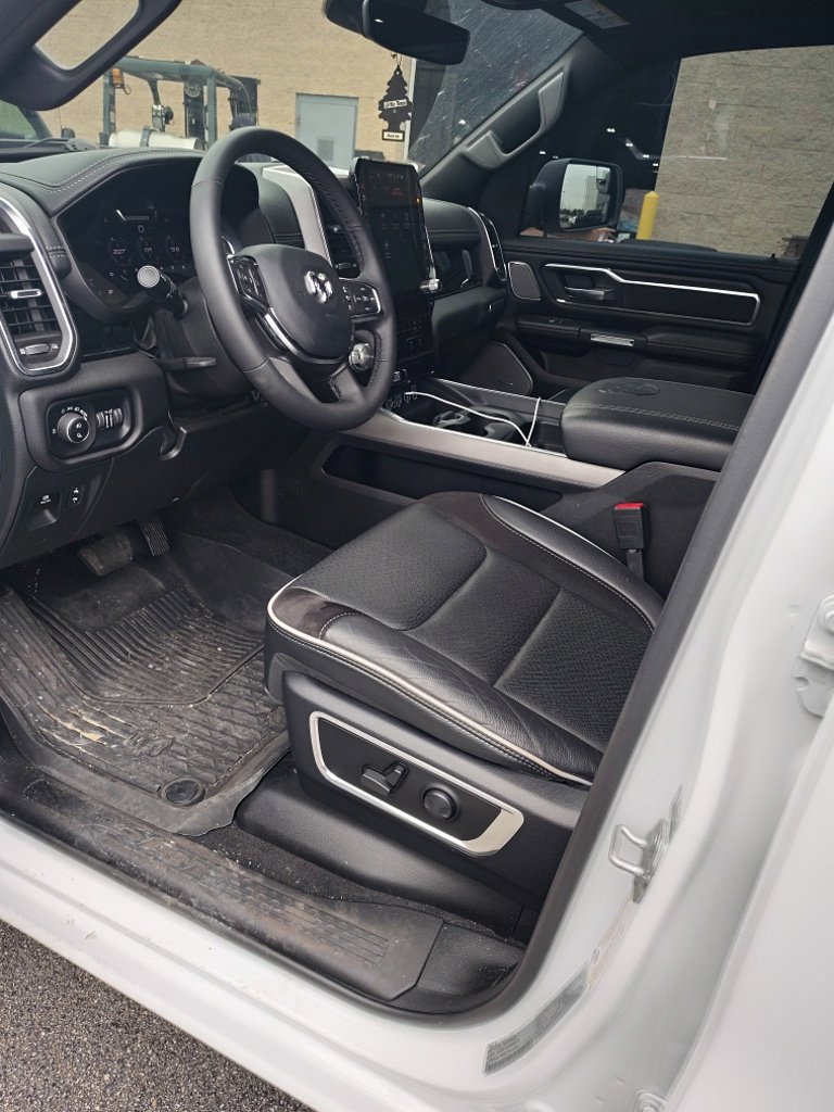 Used 2025 RAM 1500 Laramie w/ Night Edition AWD/4WD image 7