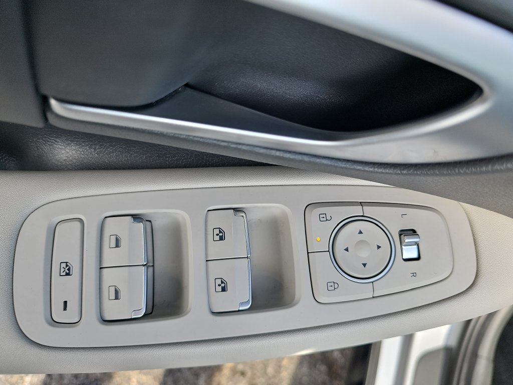 Used 2025 Hyundai Sonata SEL FWD image 27