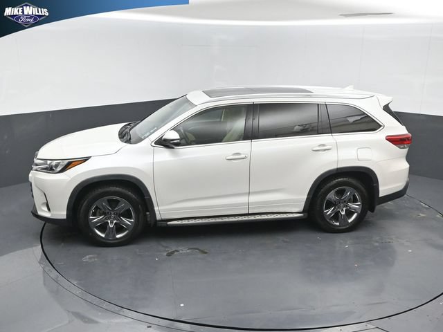 Used 2019 Toyota Highlander Limited Platinum FWD image 12