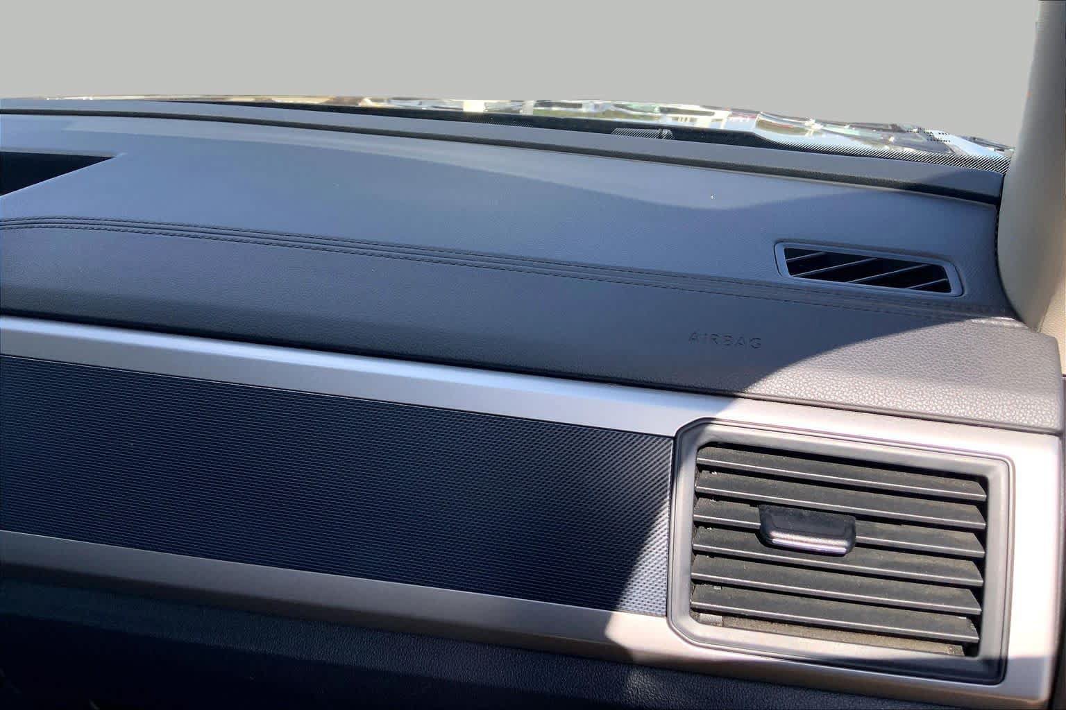 Used 2021 Volkswagen Atlas SE w/ Panoramic Sunroof Package FWD image 19