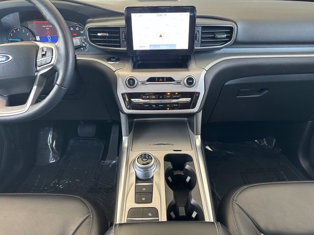 Certified 2022 Ford Explorer XLT w/ Equipment Group 202A RWD image 18