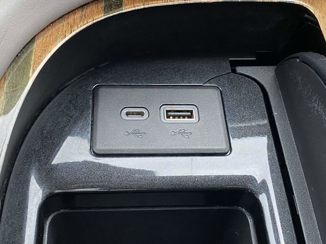 Used 2021 Cadillac Escalade Sport Platinum image 32