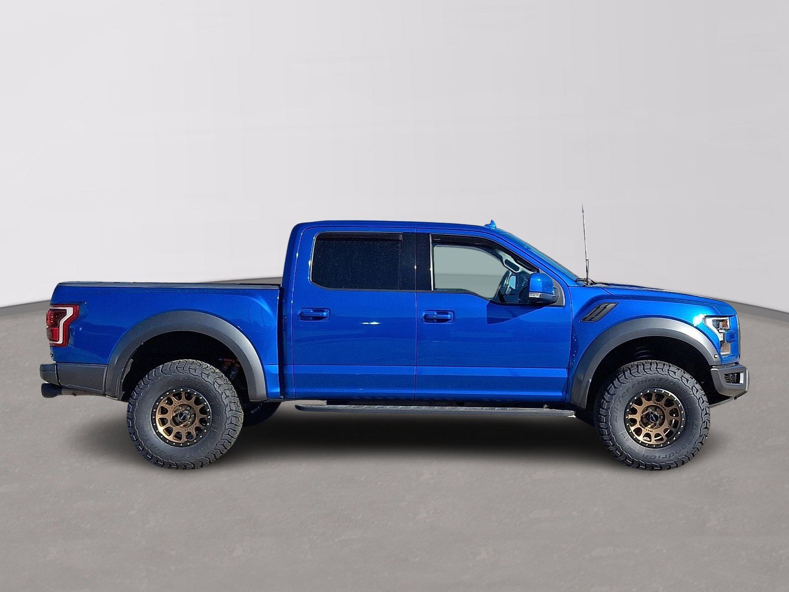 Certified 2019 Ford F150 Raptor w/ Equipment Group 802A Luxury image 7