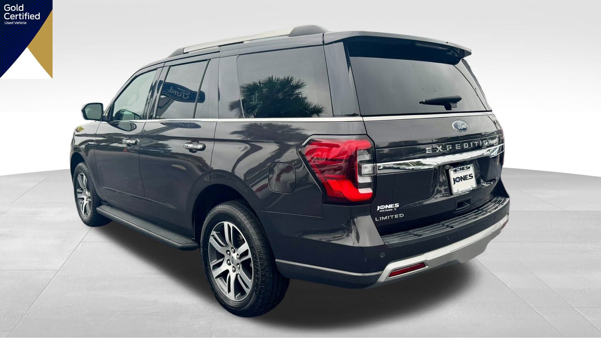 Certified 2024 Ford Expedition Limited image 17