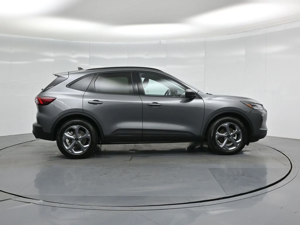 Certified 2025 Ford Escape ST-Line image 11