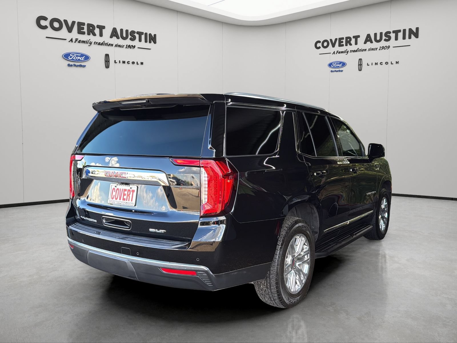 Used 2024 GMC Yukon SLT w/ SLT Luxury Package RWD image 5