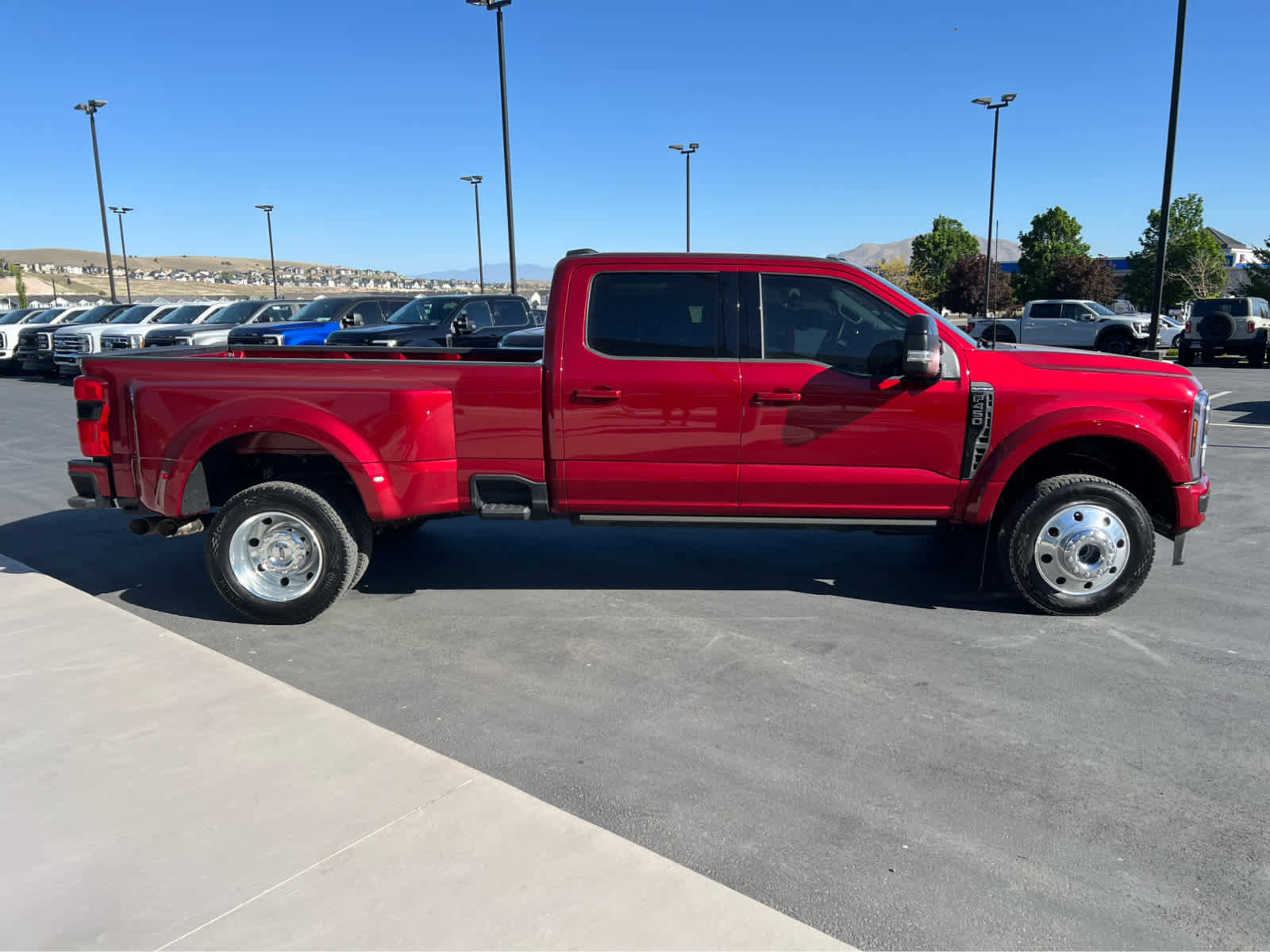 Certified 2025 Ford F450 Platinum w/ FX4 Off-Road Package AWD/4WD image 6
