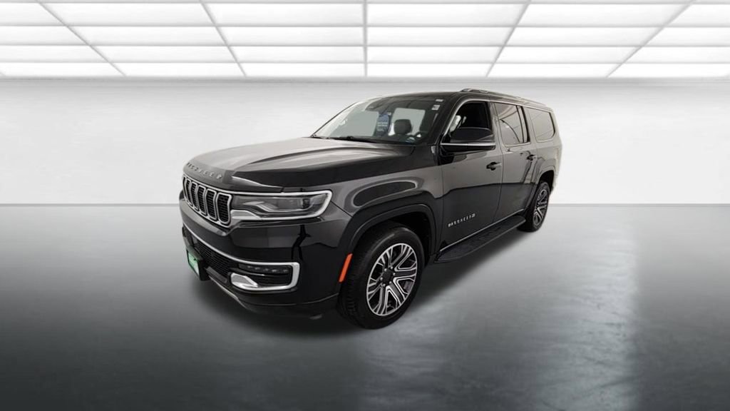 Used 2024 Jeep Wagoneer L Series II w/ Flexible Seating Group AWD/4WD image 3