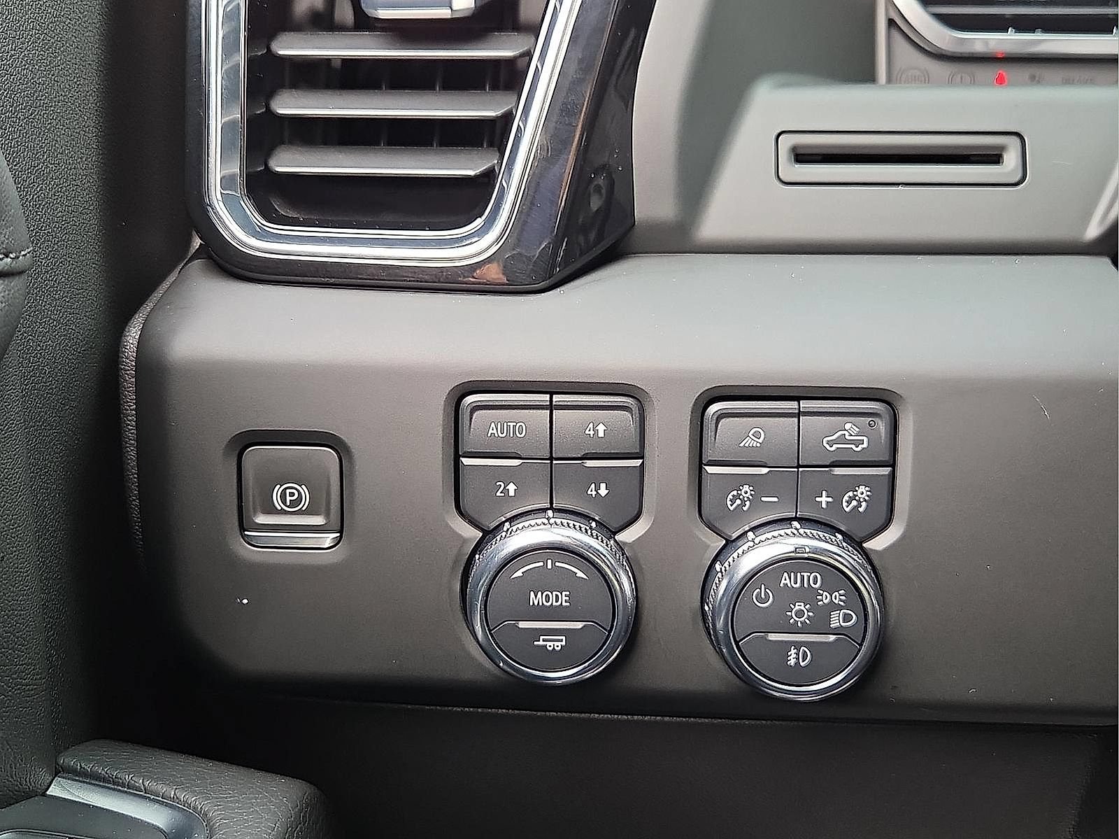 Used 2023 GMC Sierra 1500 Denali AWD/4WD image 17