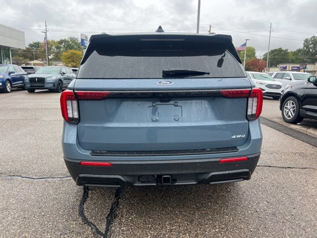 Certified 2025 Ford Explorer ST-Line image 3
